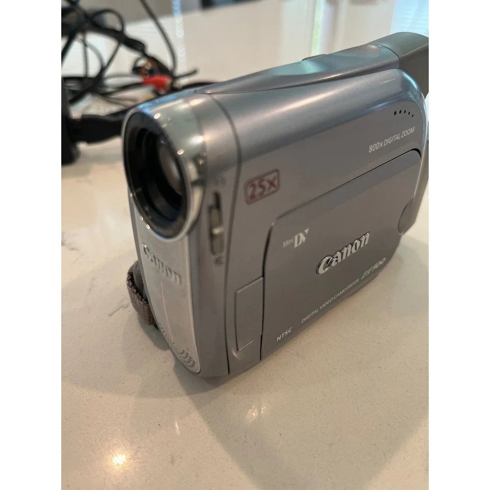 Canon ZR500 MiniDV Digital Video Camcorder 800x Zoom CA-570 Adapter‎